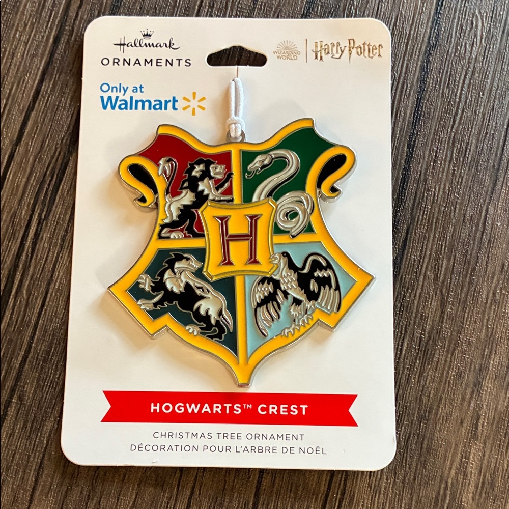 Hallmark Hogwarts Harry Potter Crest Ornament